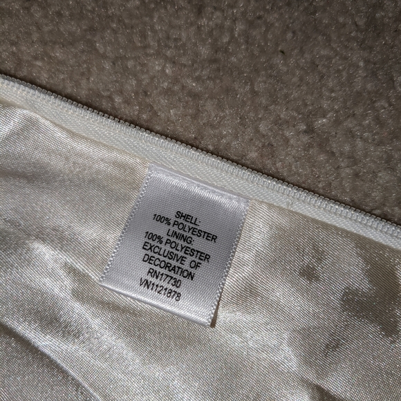 Fancy sleeveless v-neck top - Picture 10 of 15